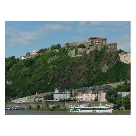 Am Alten Kirchplatz 3 *